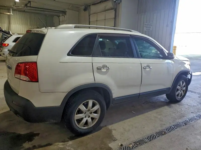 2011 KIA SORENTO BASE  