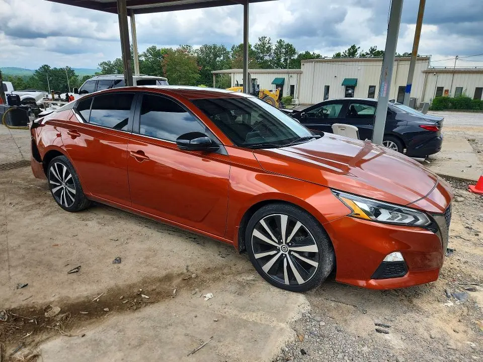 2021 NISSAN ALTIMA SR  
