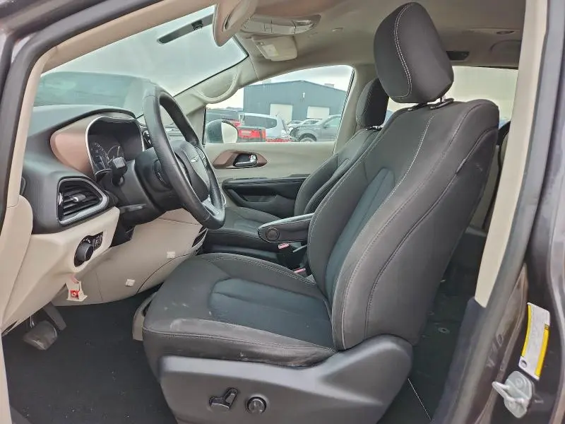 2020 CHRYSLER VOYAGER LX  