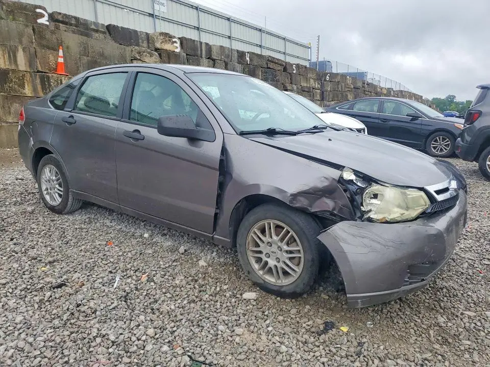 2010 FORD FOCUS SE  