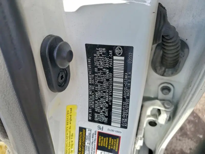 2017 TOYOTA CAMRY LE  