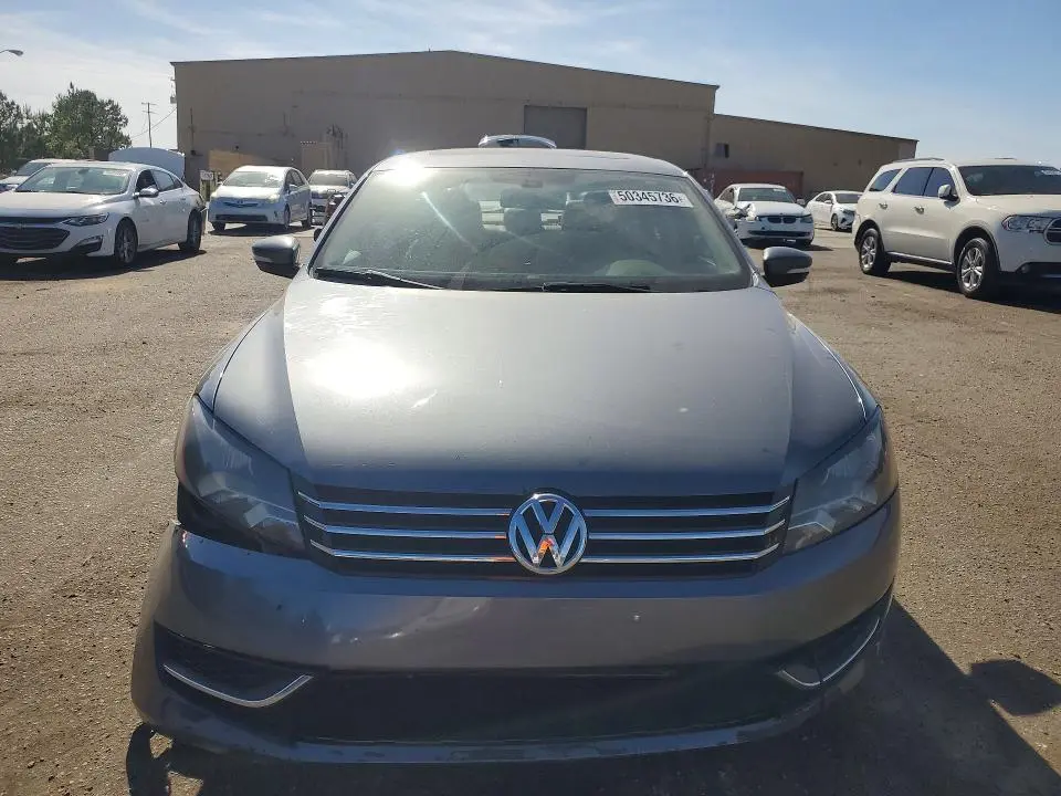 2013 VOLKSWAGEN PASSAT SE  