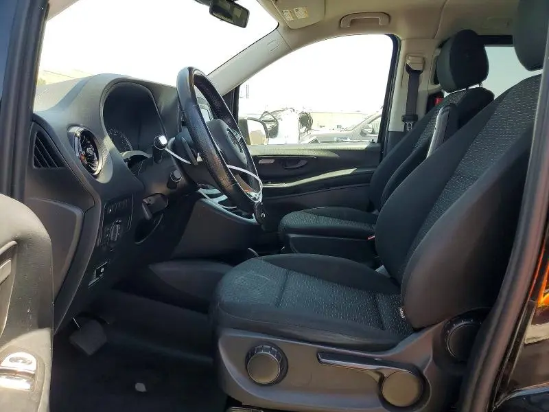 2023 MERCEDES-BENZ METRIS   