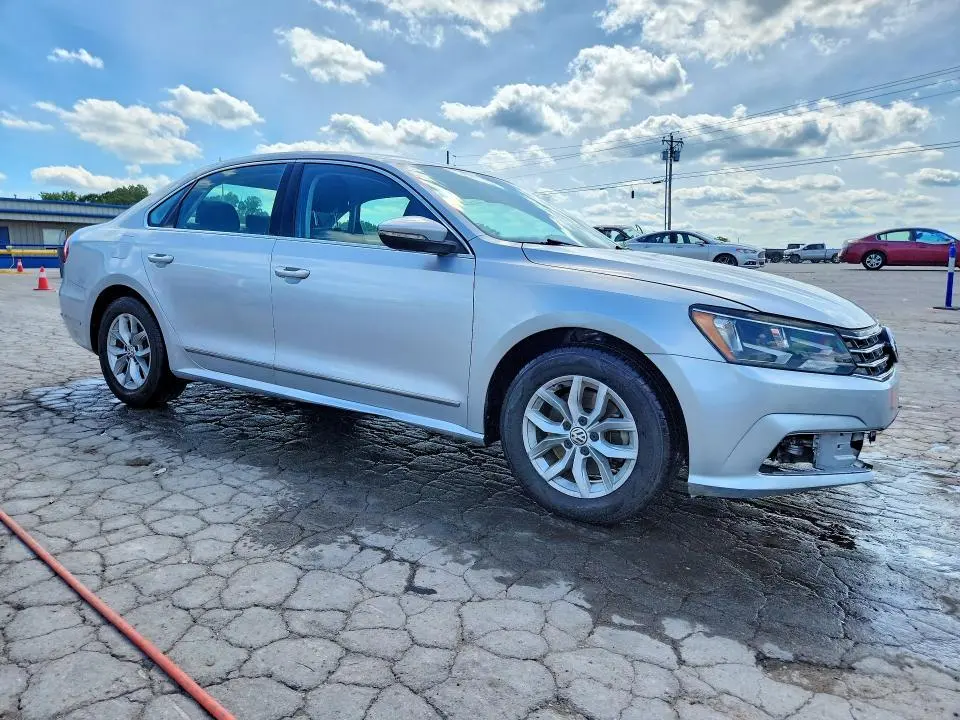 2016 VOLKSWAGEN PASSAT S  
