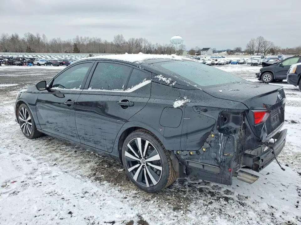 2022 NISSAN ALTIMA SR  
