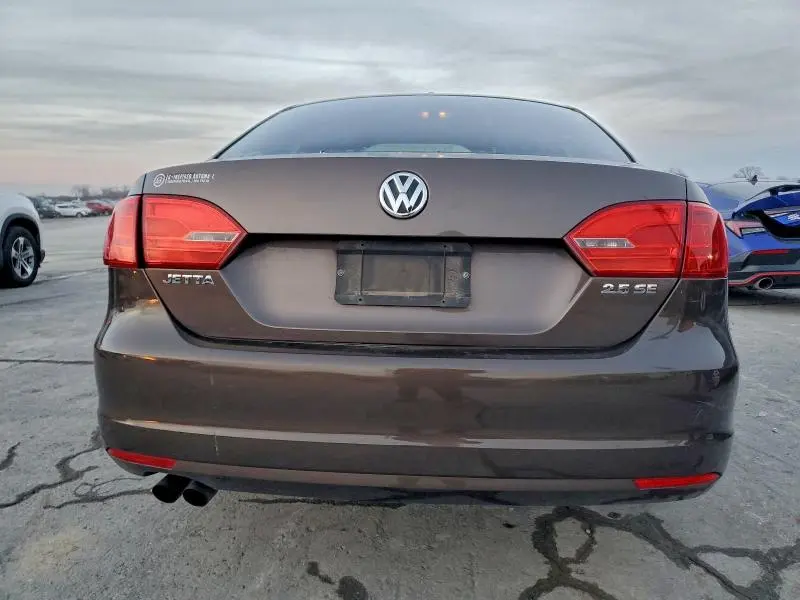 2011 VOLKSWAGEN JETTA SE  