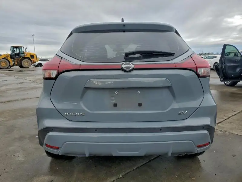 2022 NISSAN KICKS SV  