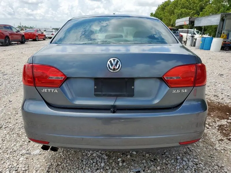 2011 VOLKSWAGEN JETTA SE  
