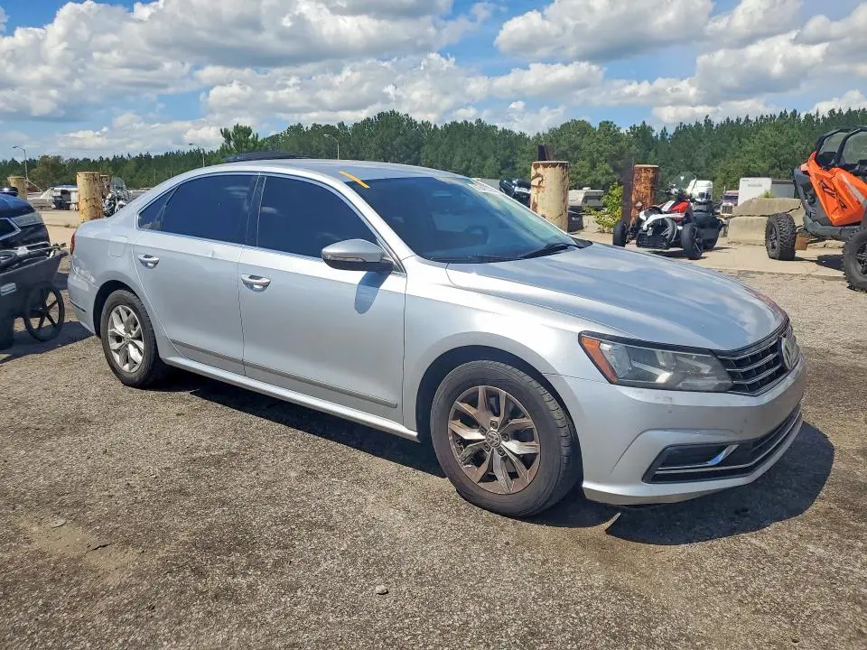 2017 VOLKSWAGEN PASSAT S  
