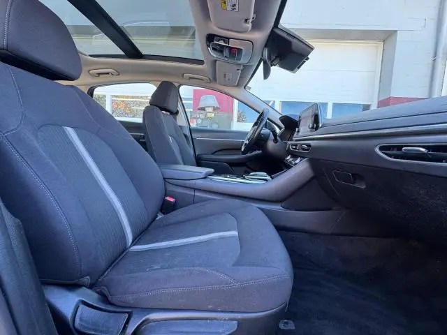 2022 HYUNDAI SONATA SEL  