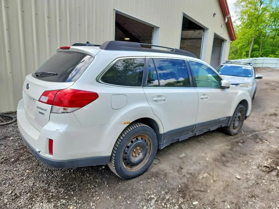 2013 SUBARU OUTBACK 3.6R LIMITED  