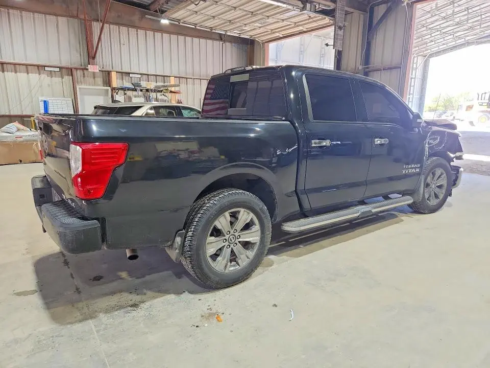 2017 NISSAN TITAN SV  