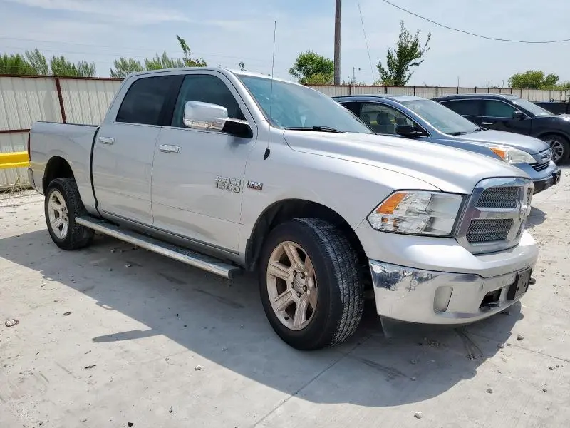 2017 RAM 1500 SLT  