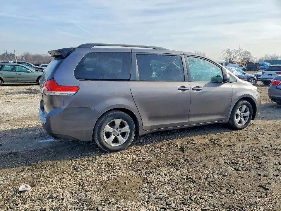 2012 TOYOTA SIENNA LE 8-PASSENGER  