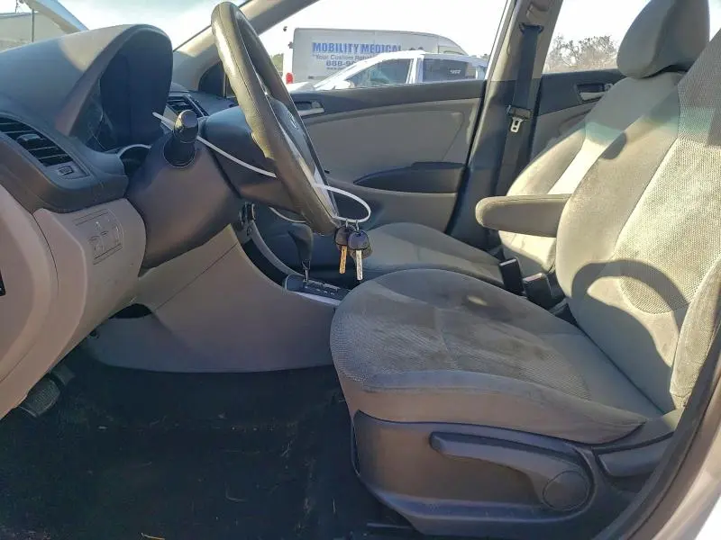 2012 HYUNDAI ACCENT GLS  