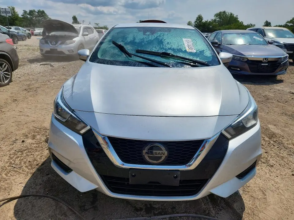2021 NISSAN VERSA SV  