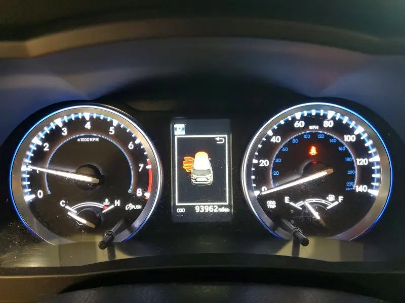 2017 TOYOTA HIGHLANDER SE  