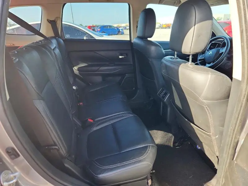 2020 MITSUBISHI OUTLANDER SE  