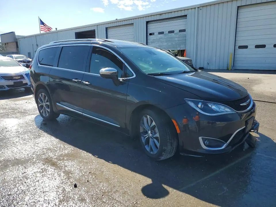 2018 CHRYSLER PACIFICA LIMITED  