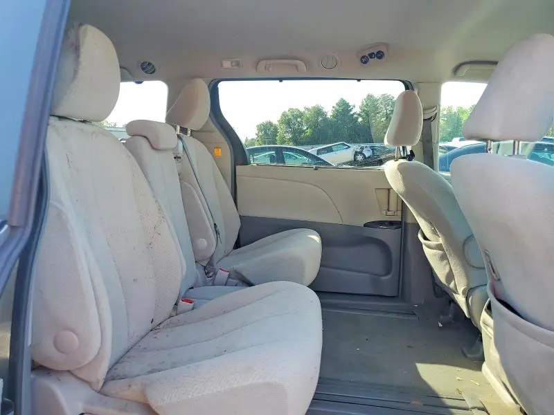 2012 TOYOTA SIENNA LE  