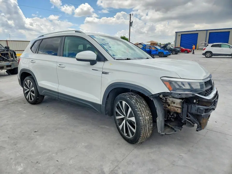 2022 VOLKSWAGEN TAOS SE  