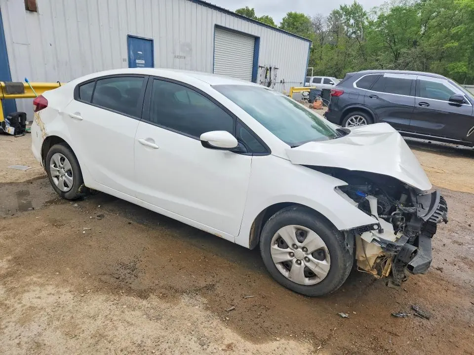 2017 KIA FORTE LX  