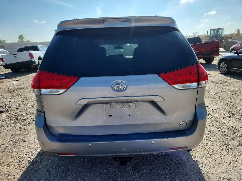 2013 TOYOTA SIENNA XLE 7-PASSENGER  