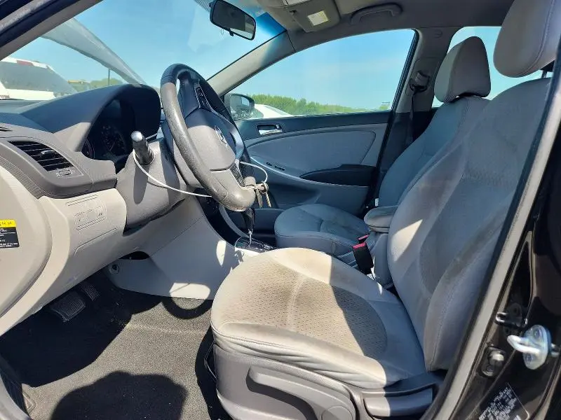 2013 HYUNDAI ACCENT SE  
