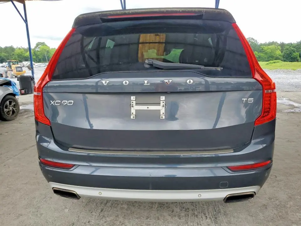 2017 VOLVO XC90 T5  