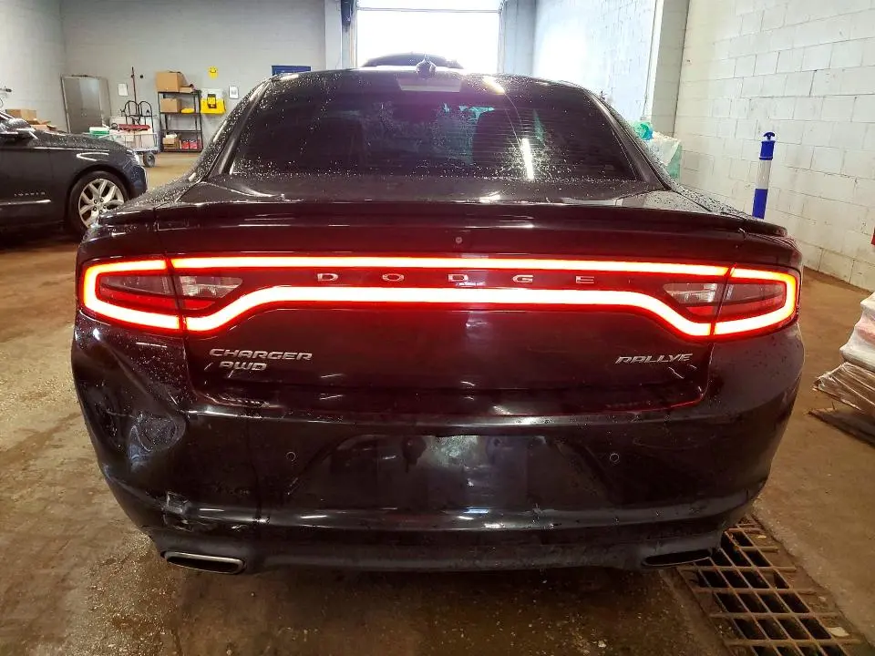 2015 DODGE CHARGER SXT  