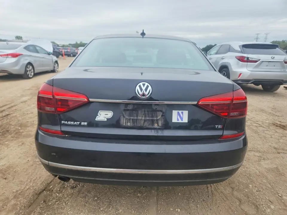 2017 VOLKSWAGEN PASSAT SE  