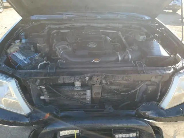 2010 NISSAN FRONTIER CREW CAB SE  