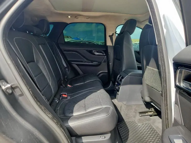 2018 JAGUAR F-PACE R - SPORT  