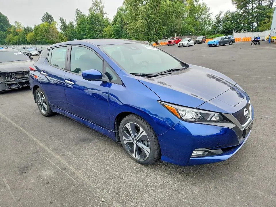 2021 NISSAN LEAF SV  