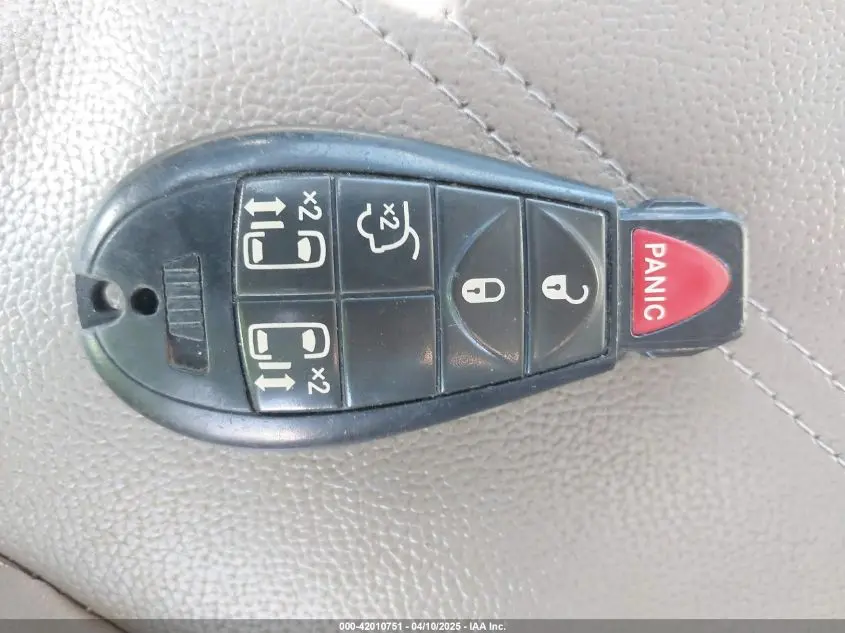 2014 CHRYSLER TOWN & COUNTRY TOURING
