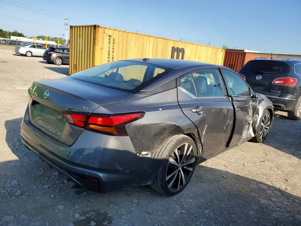 2021 NISSAN ALTIMA SR  