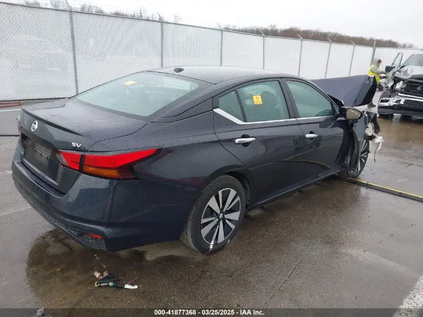 2021 NISSAN ALTIMA SV