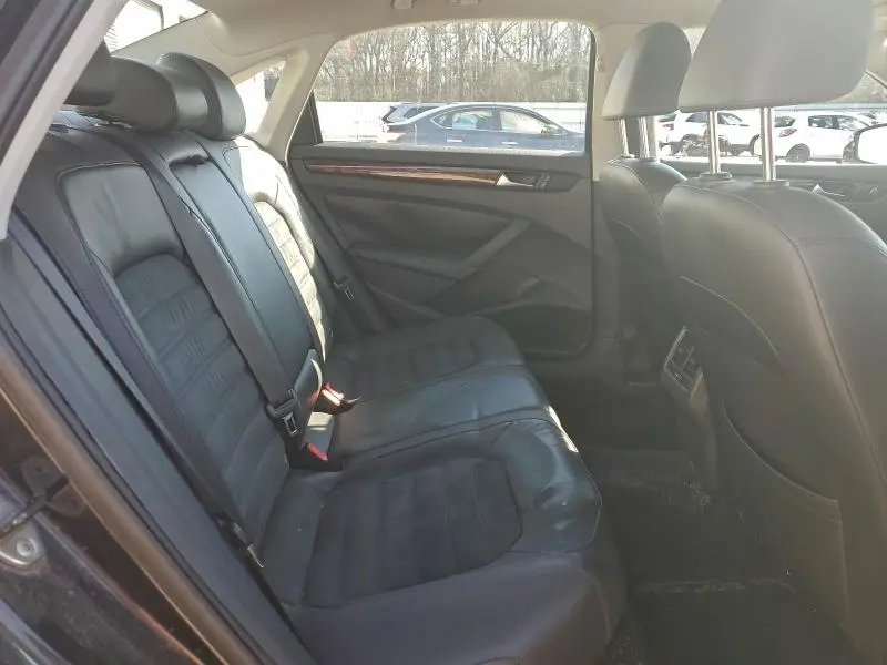 2013 VOLKSWAGEN PASSAT SEL  