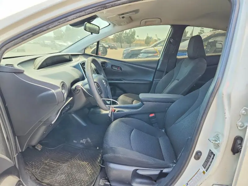 2019 TOYOTA PRIUS LE  