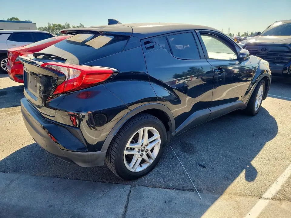 2020 TOYOTA C-HR LE  