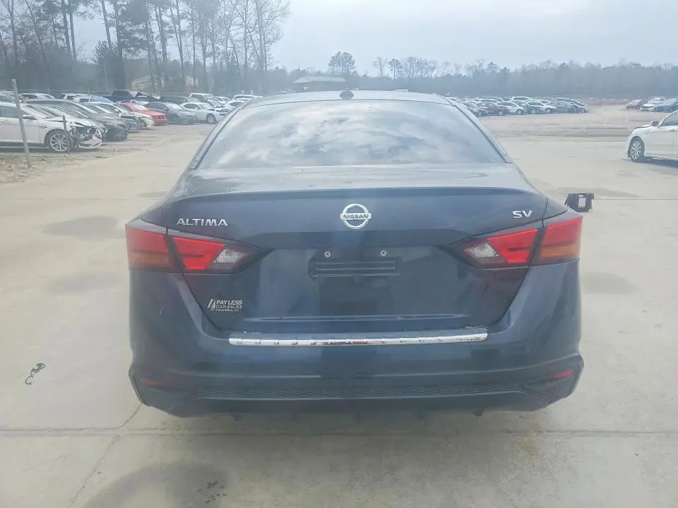 2022 NISSAN ALTIMA SV  