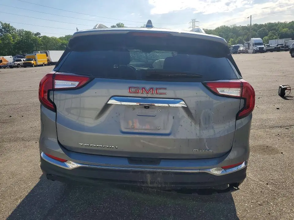 2024 GMC TERRAIN SLT  
