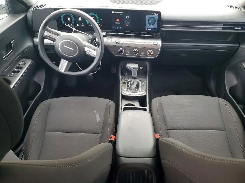 2025 HYUNDAI KONA SE  