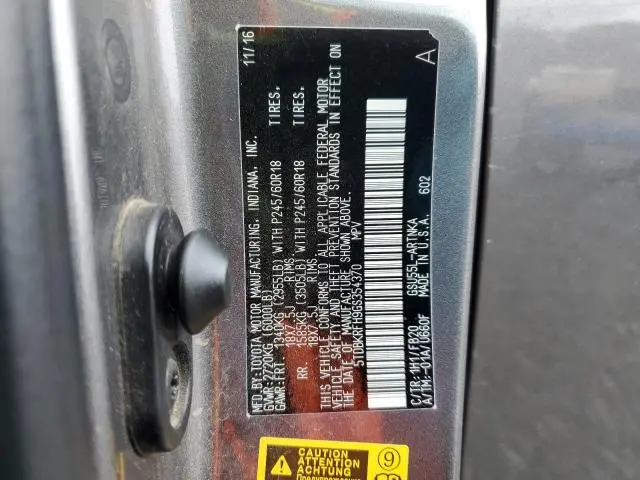 2016 TOYOTA HIGHLANDER LE  