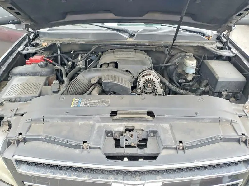 2010 CHEVROLET SUBURBAN C1500 LS  