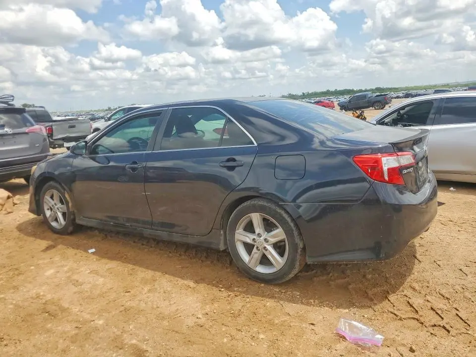 2014 TOYOTA CAMRY SE  