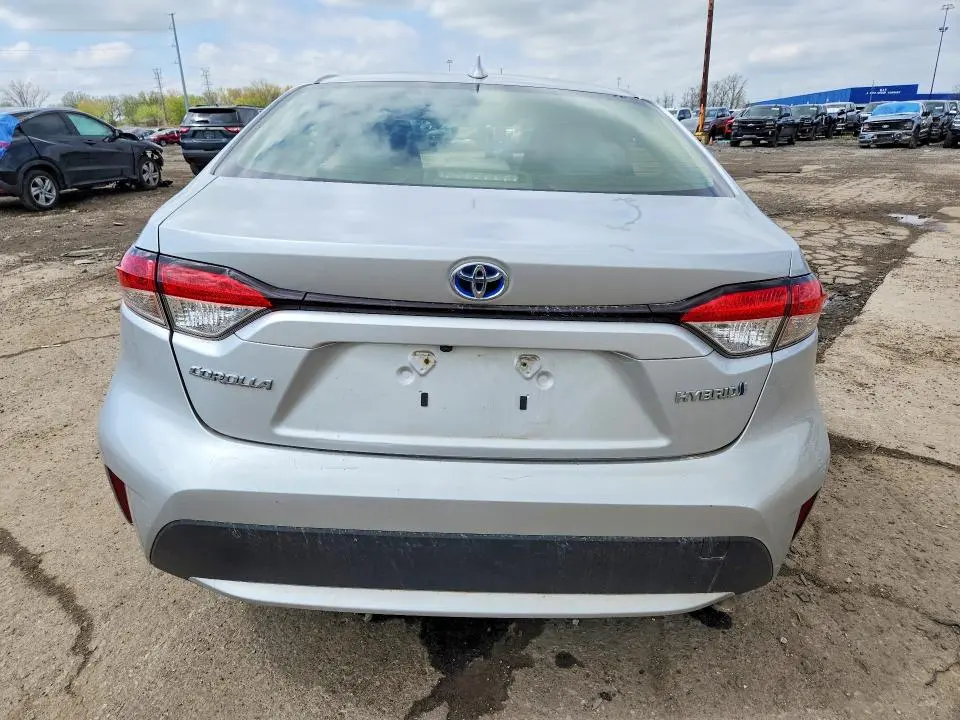 2021 TOYOTA COROLLA LE  