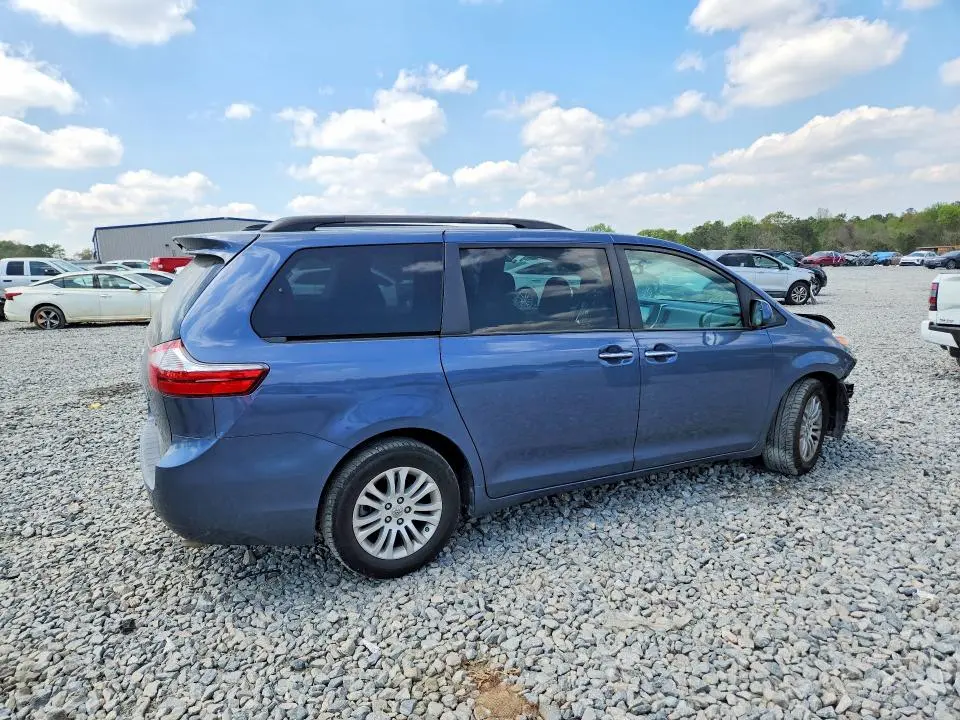 2015 TOYOTA SIENNA XLE 8-PASSENGER  