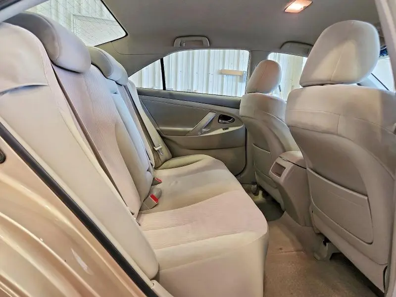 2010 TOYOTA CAMRY LE  