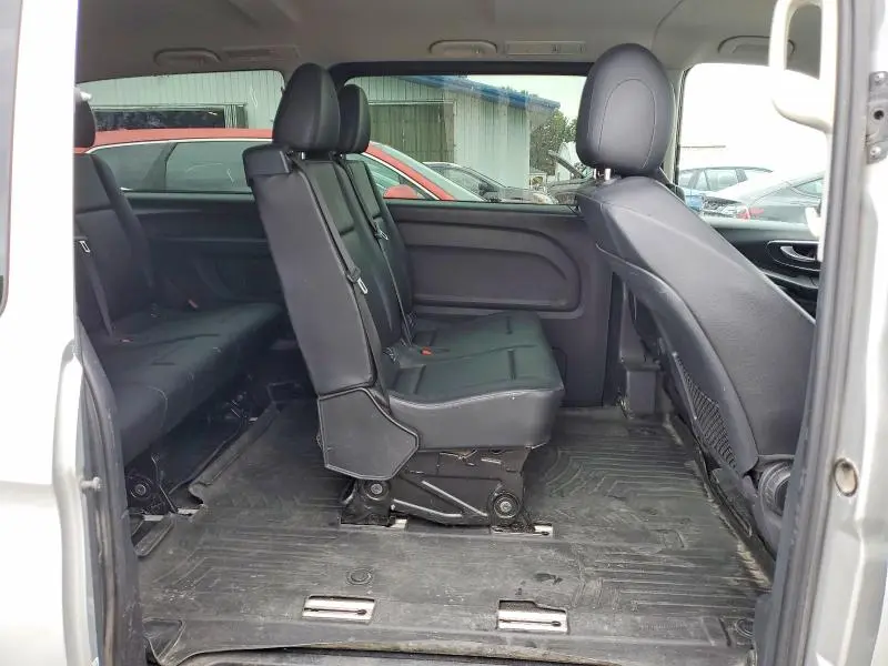 2016 MERCEDES-BENZ METRIS   